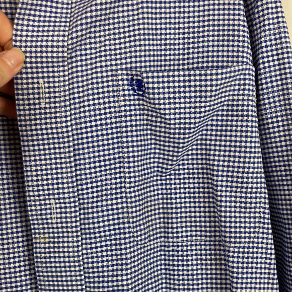 Slim fit Izod Men’s Button Down size medium - Picture 4 of 4